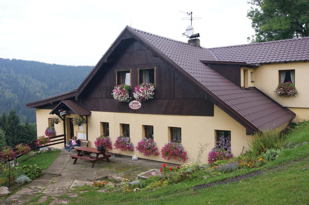 Hôtel Chata Jawa à Strážné Extérieur photo